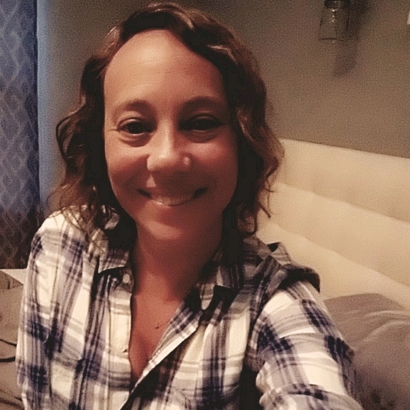 Meet your Posher, Kay - Picture 1 of 1